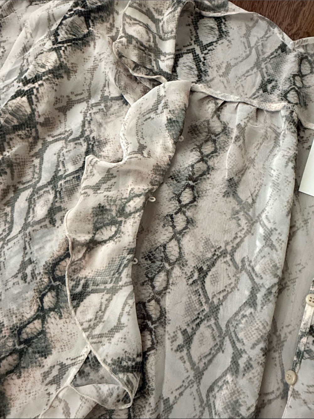 DAVI & DANI Neutral Snake-Print Ruffle Kimono medium - Picture 10 of 13